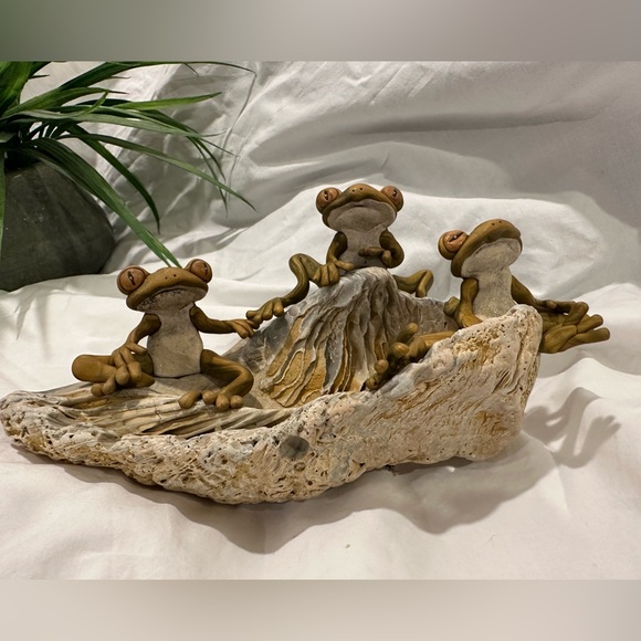 Three Frogs Resting on a Shell - Small Sculptures